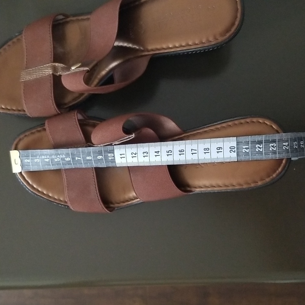 Sandals - Picture 7 of 7